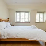 Modern And Bright 3 Bedroom House In Paddington