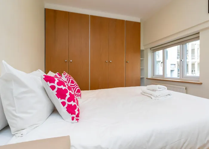 Modern And Bright 3 Bedroom House In Paddington