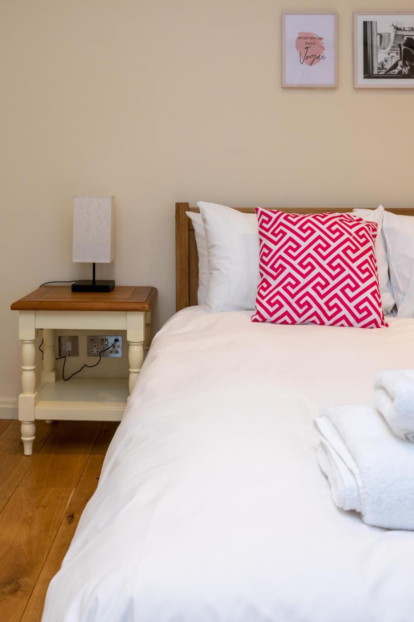 Modern And Bright 3 Bedroom House In Paddington *