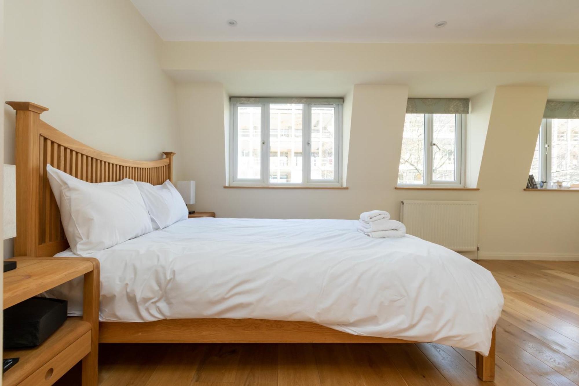 Modern And Bright 3 Bedroom House In Paddington London