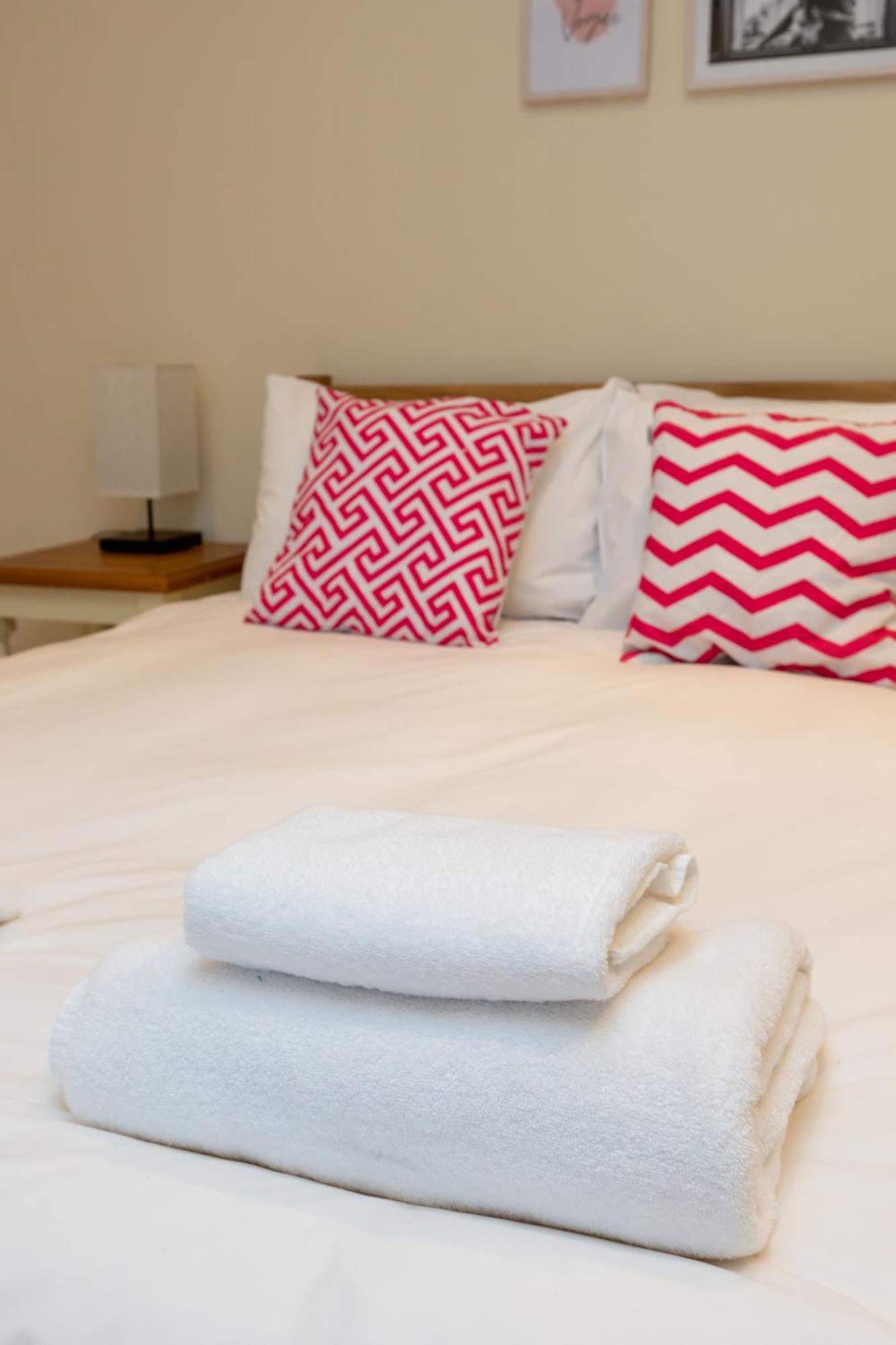 Modern And Bright 3 Bedroom House In Paddington Apartment