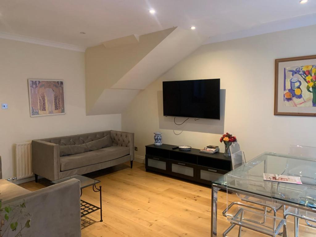 Modern And Bright 3 Bedroom House In Paddington Apartment *