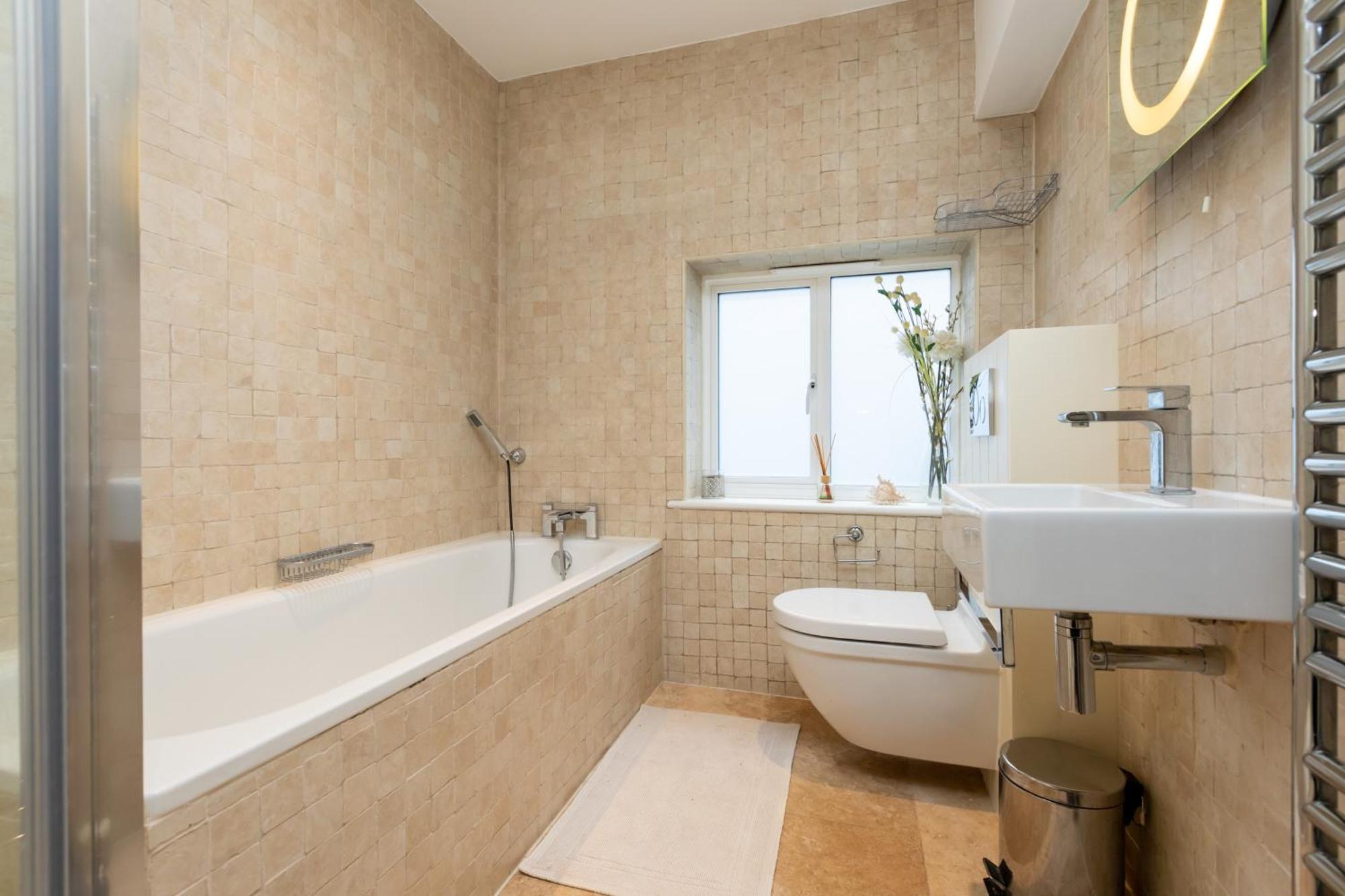 Modern And Bright 3 Bedroom House In Paddington *