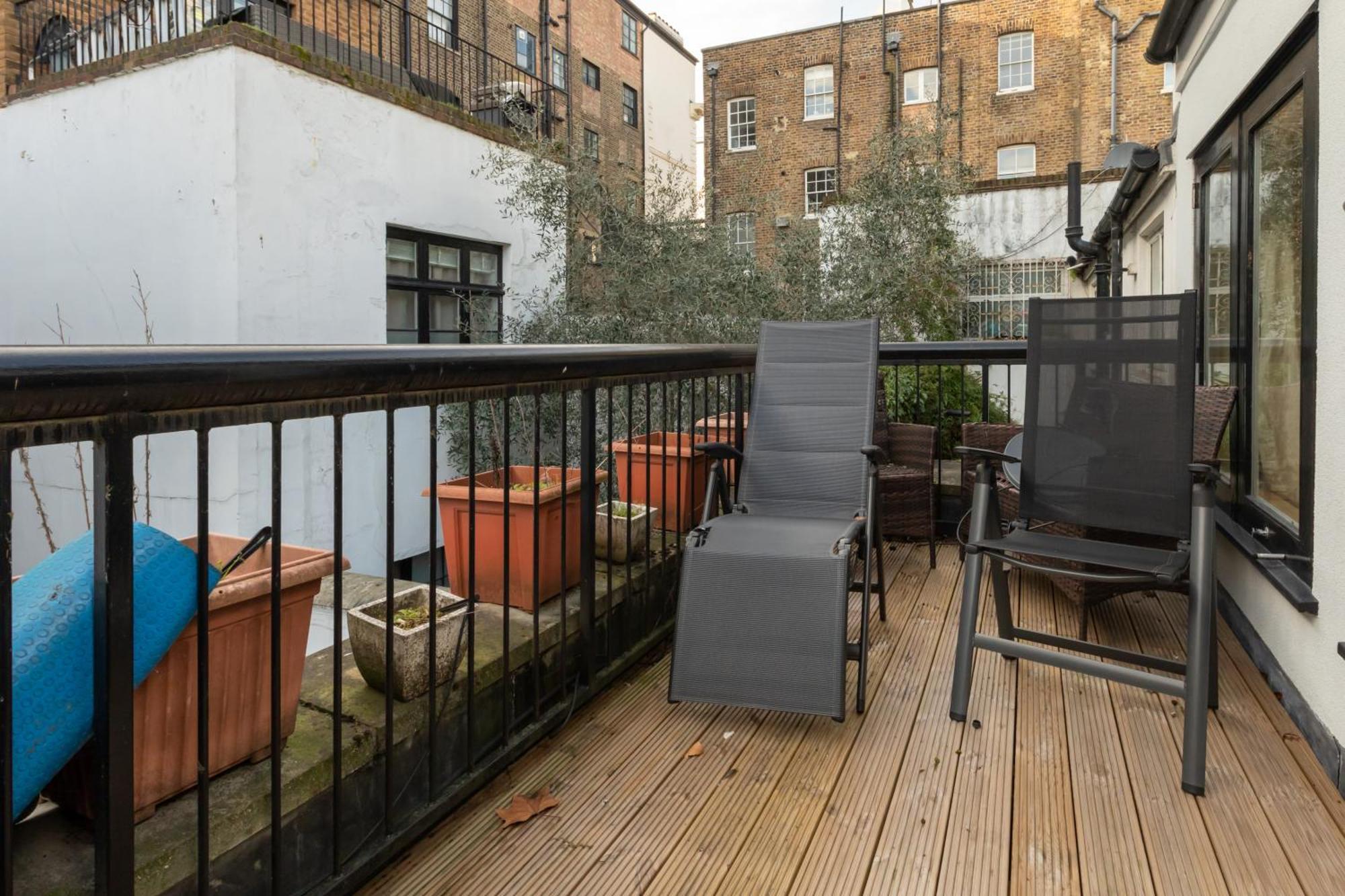Modern And Bright 3 Bedroom House In Paddington Apartment *
