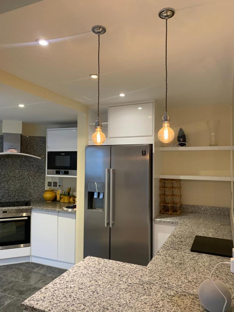 Modern And Bright 3 Bedroom House In Paddington Apartment *