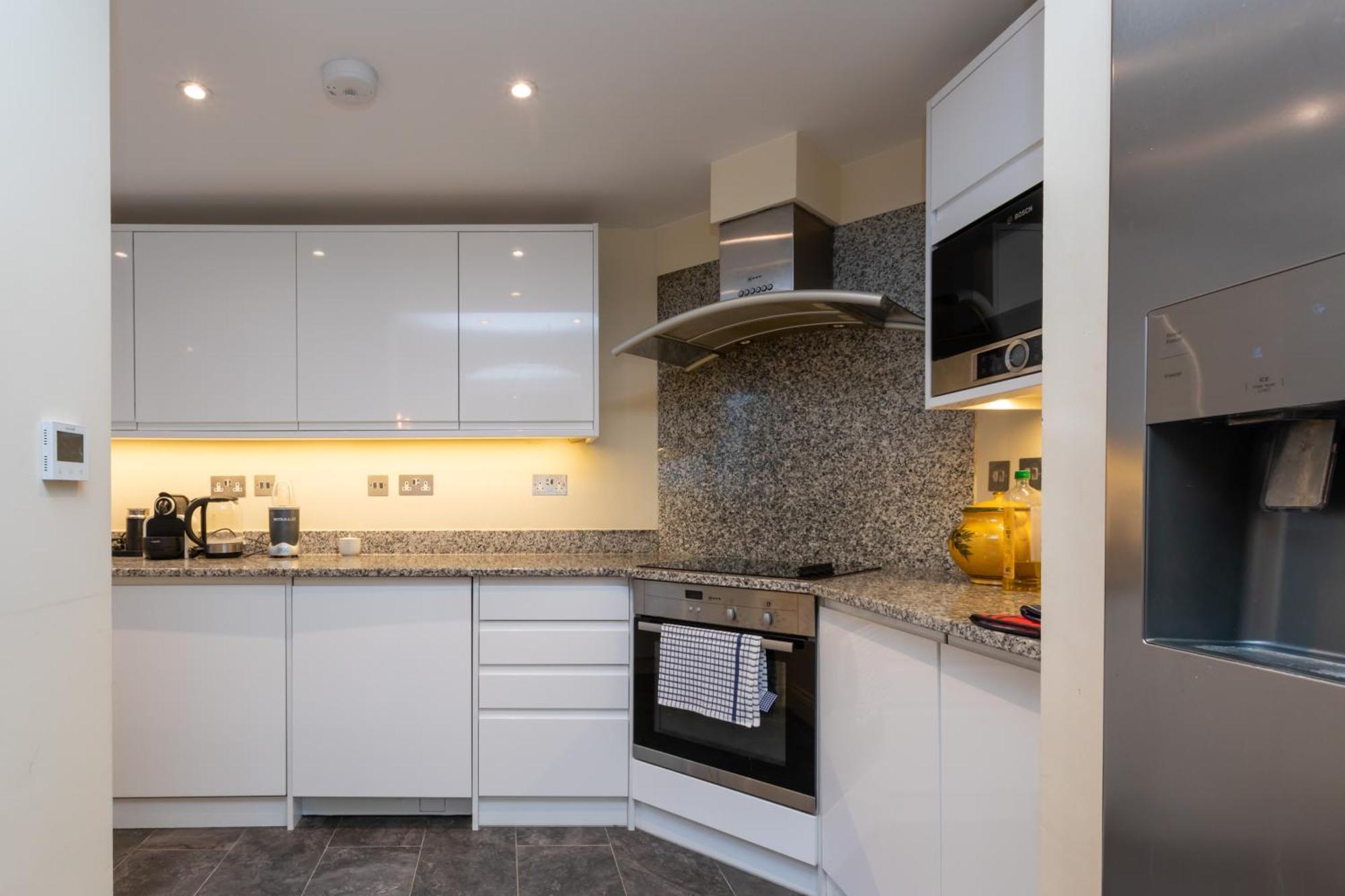 Modern And Bright 3 Bedroom House In Paddington